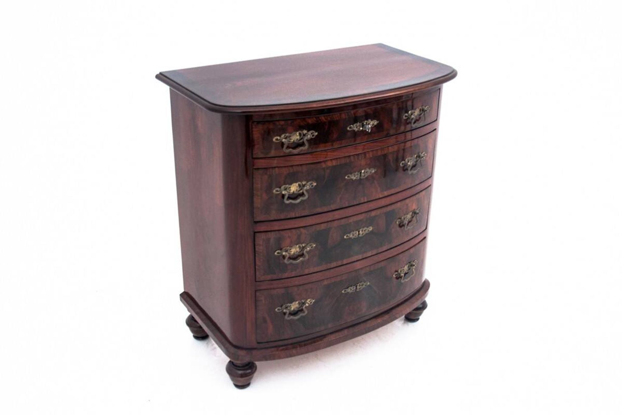 Walnut chest of drawers, Northern Europe, circa 1890. After renovation.