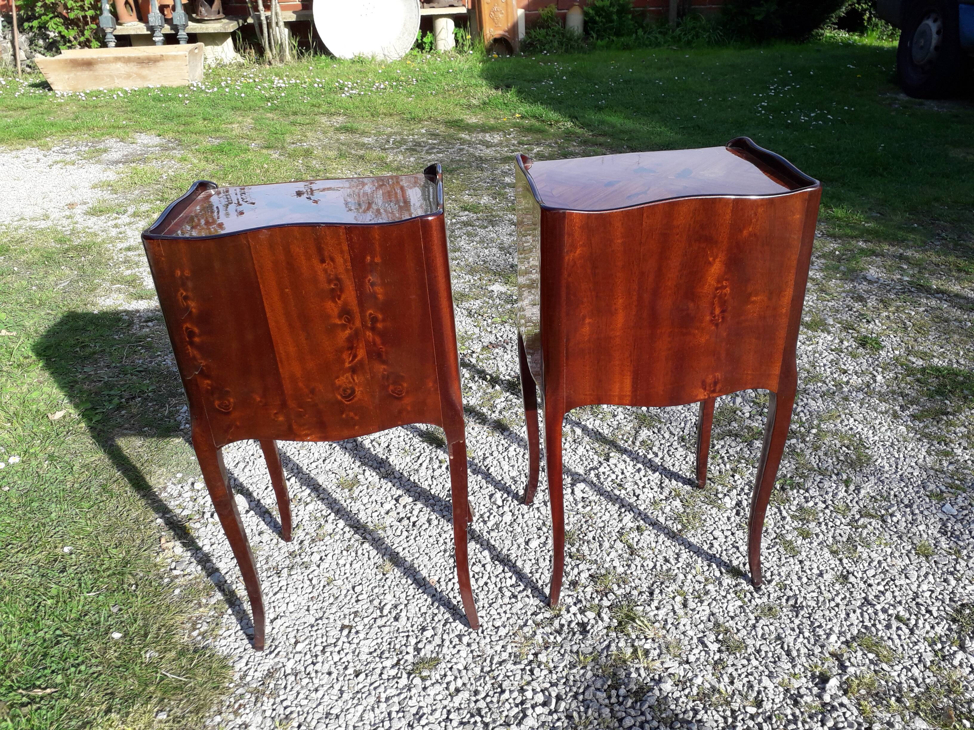 Paire de chevets marquetés style louis xv