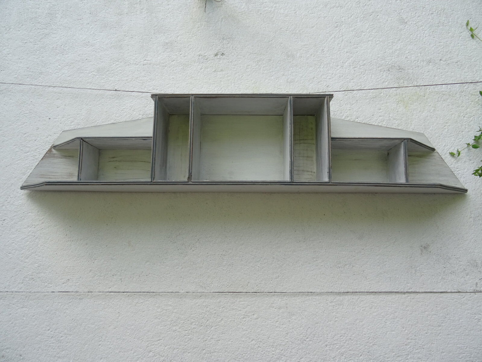 Shabby chic wall shelf