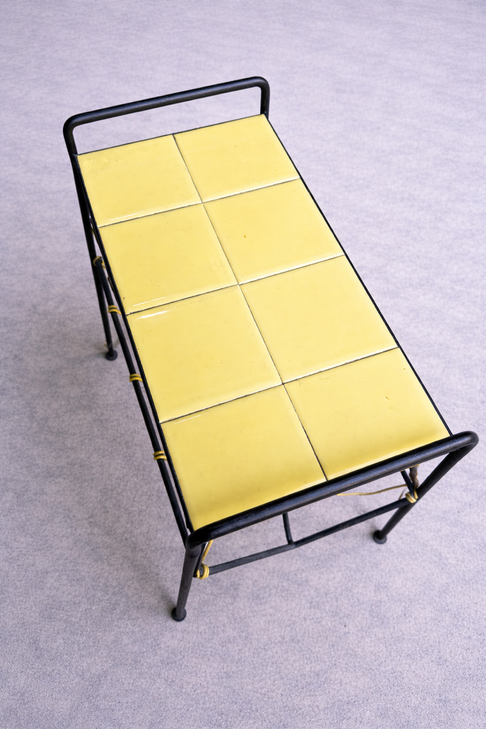 Vintage magazine rack with tray – 60s/70s style