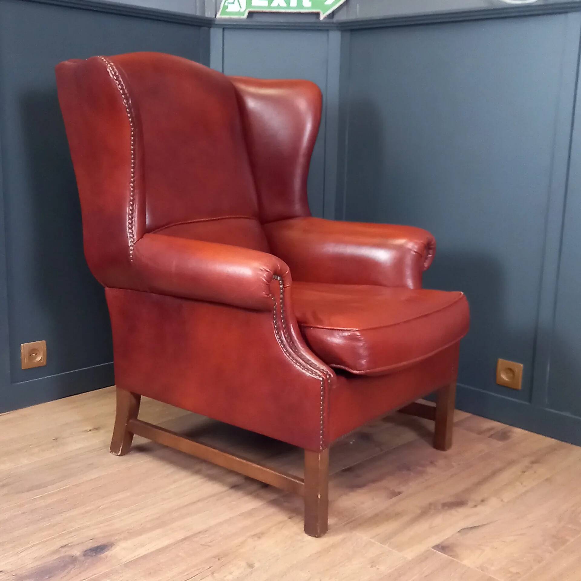 Large English sheepskin wingback armchair - Wingback chair - Arm chair