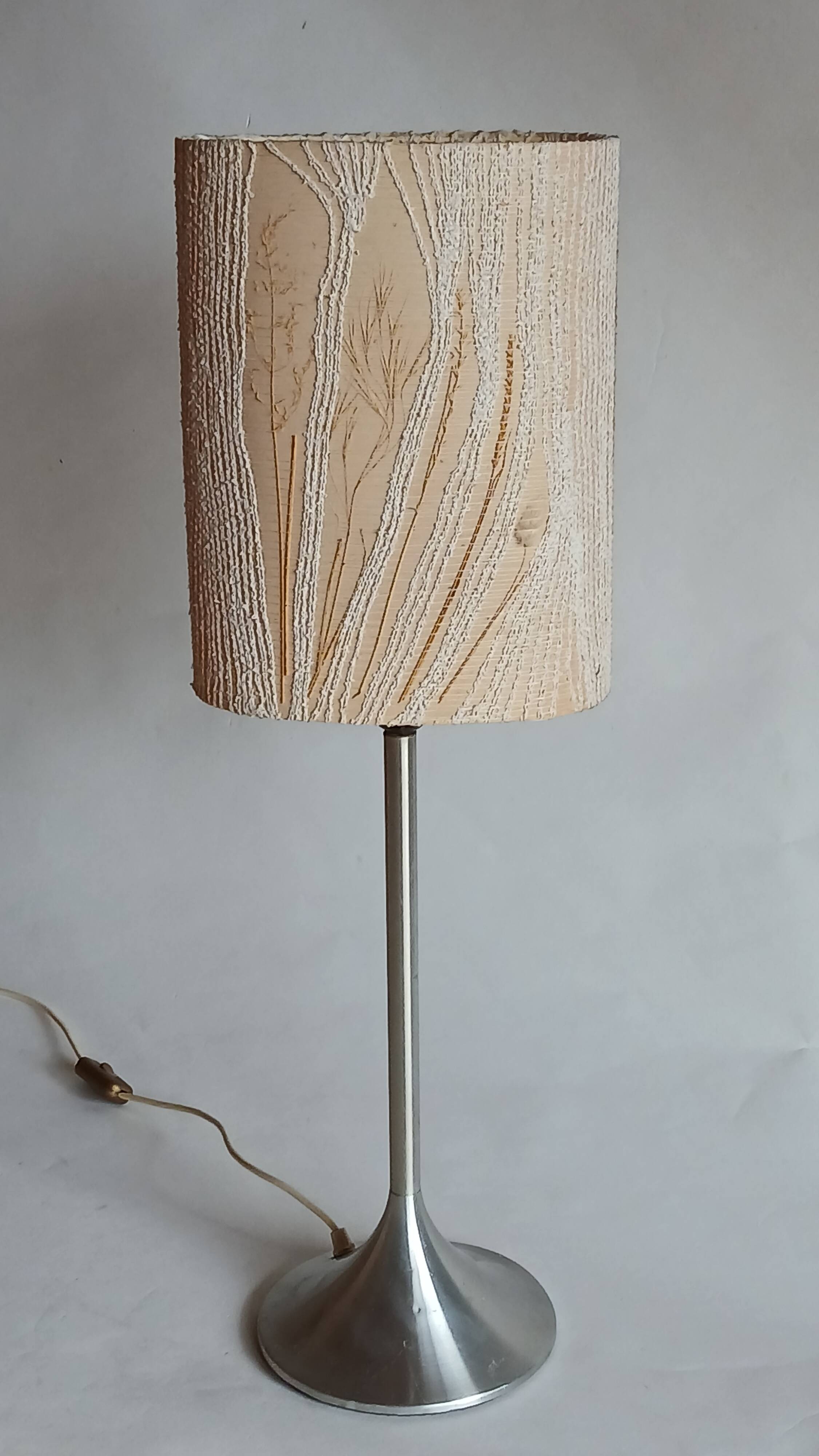 Tulip foot lamp