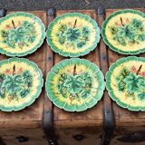 Set of dessert plates
