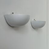 Pair of vintage wall lights in matte white lacquered metal, Italy, 1980.