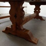 Farmhouse table and its 2 benches