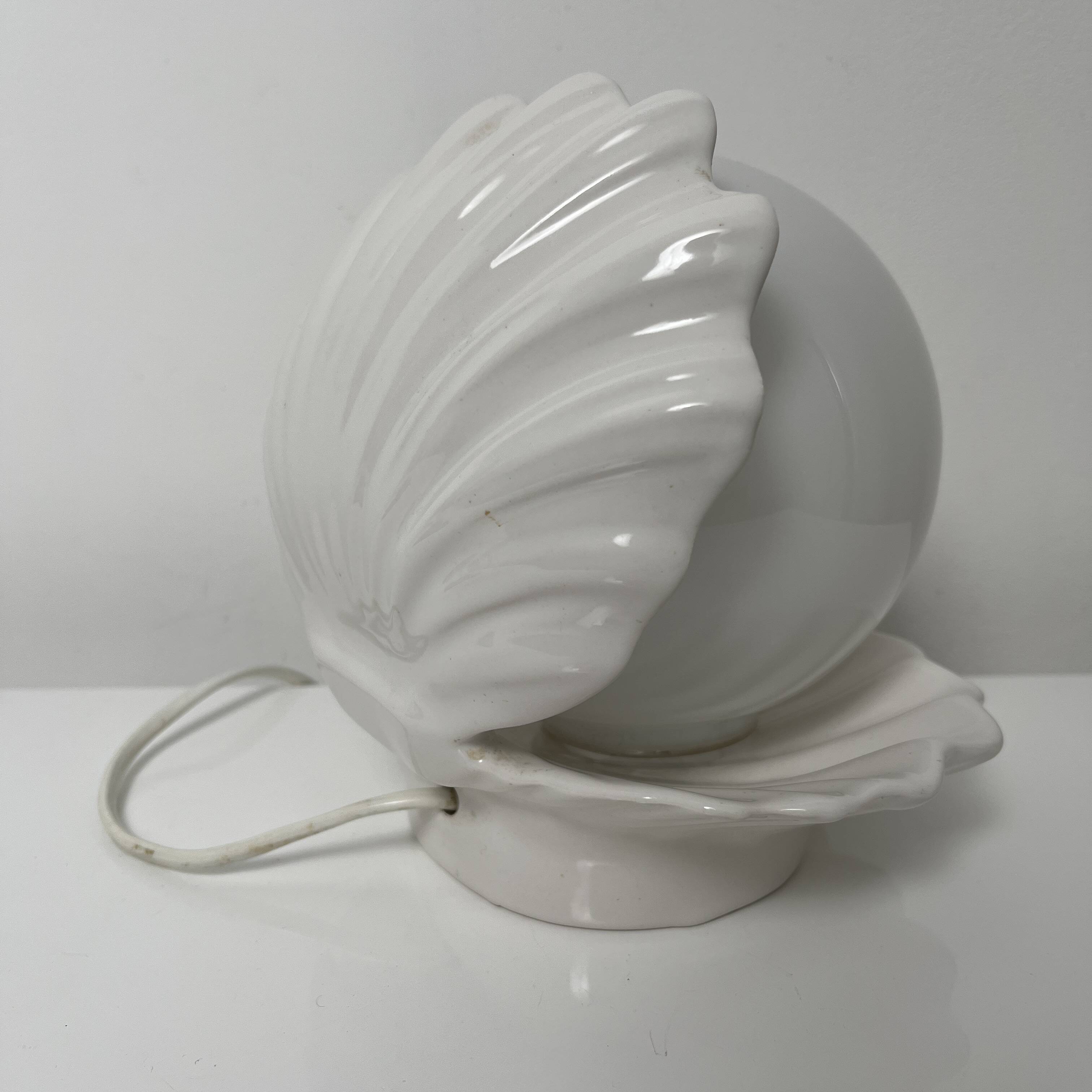 Ceramic lamp shell open white enamel vintage pearl night light