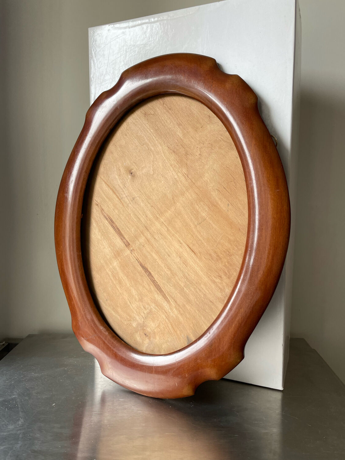 Oval mahogany picture frame