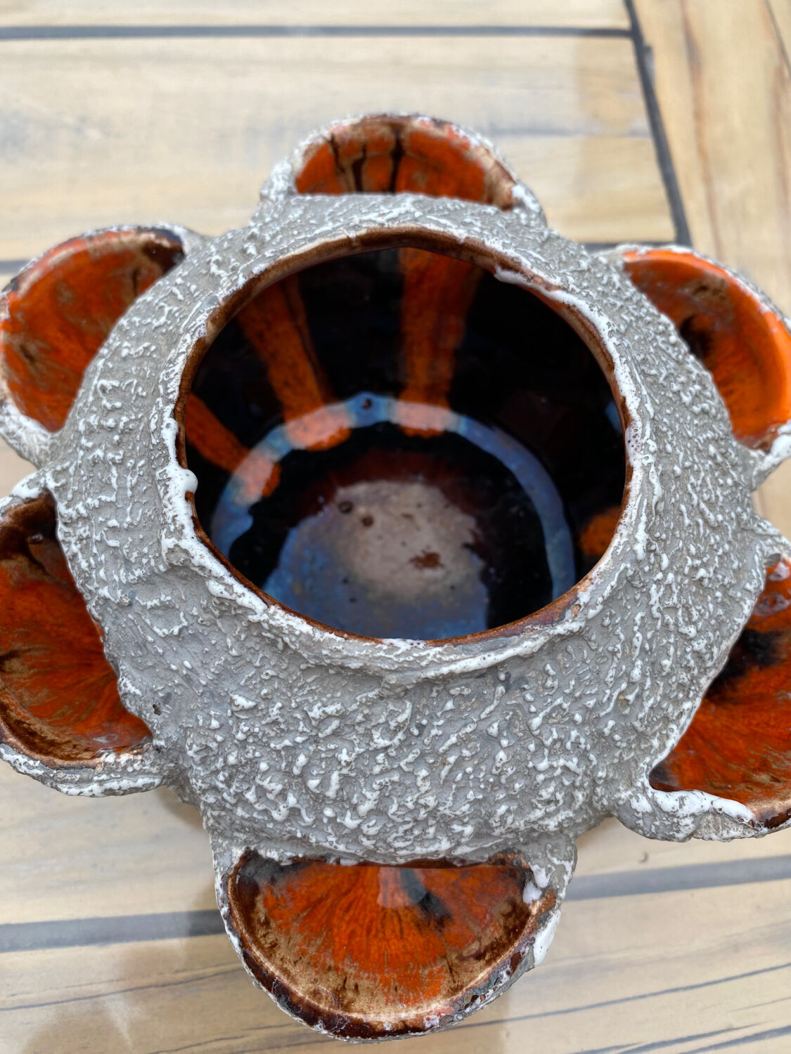 Vase for flower arrangements, fat lava.