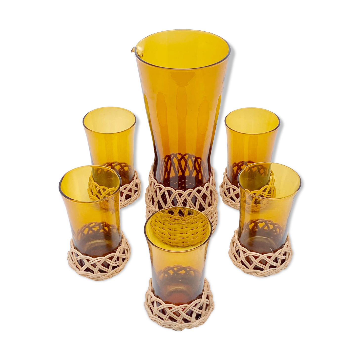 Service de verres et pichet en verre ambré et raphia 50’s