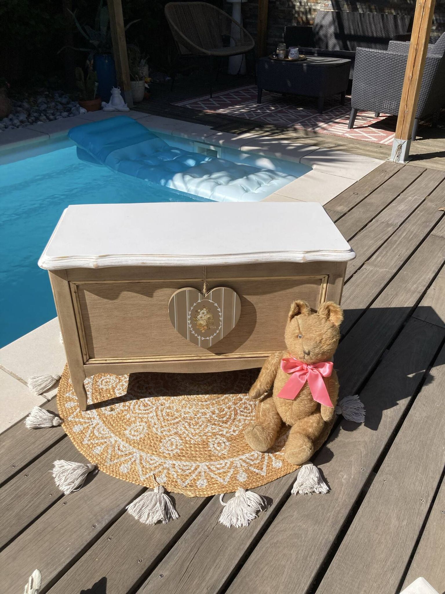 Very nice vintage heart toy chest in L. Ashley removable style.