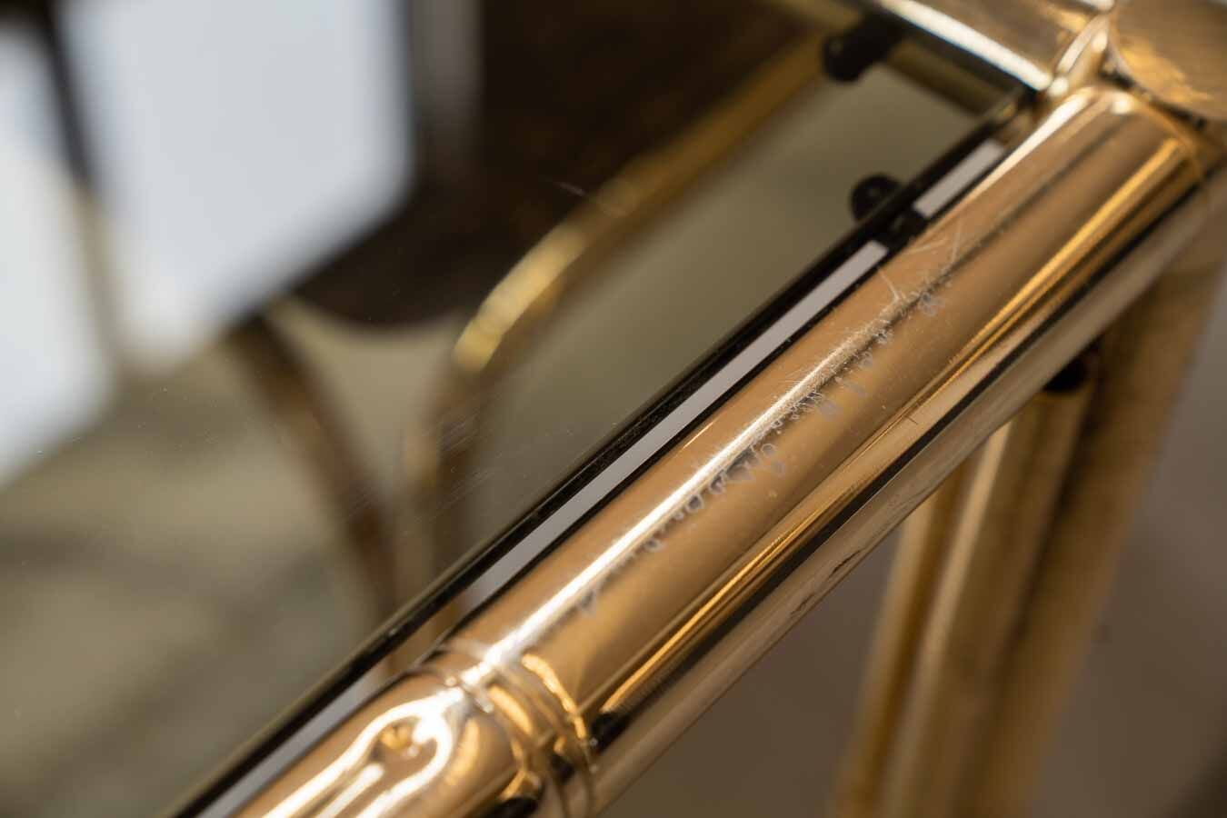 Table peinte en or et 4 chaises en tissu d'origine