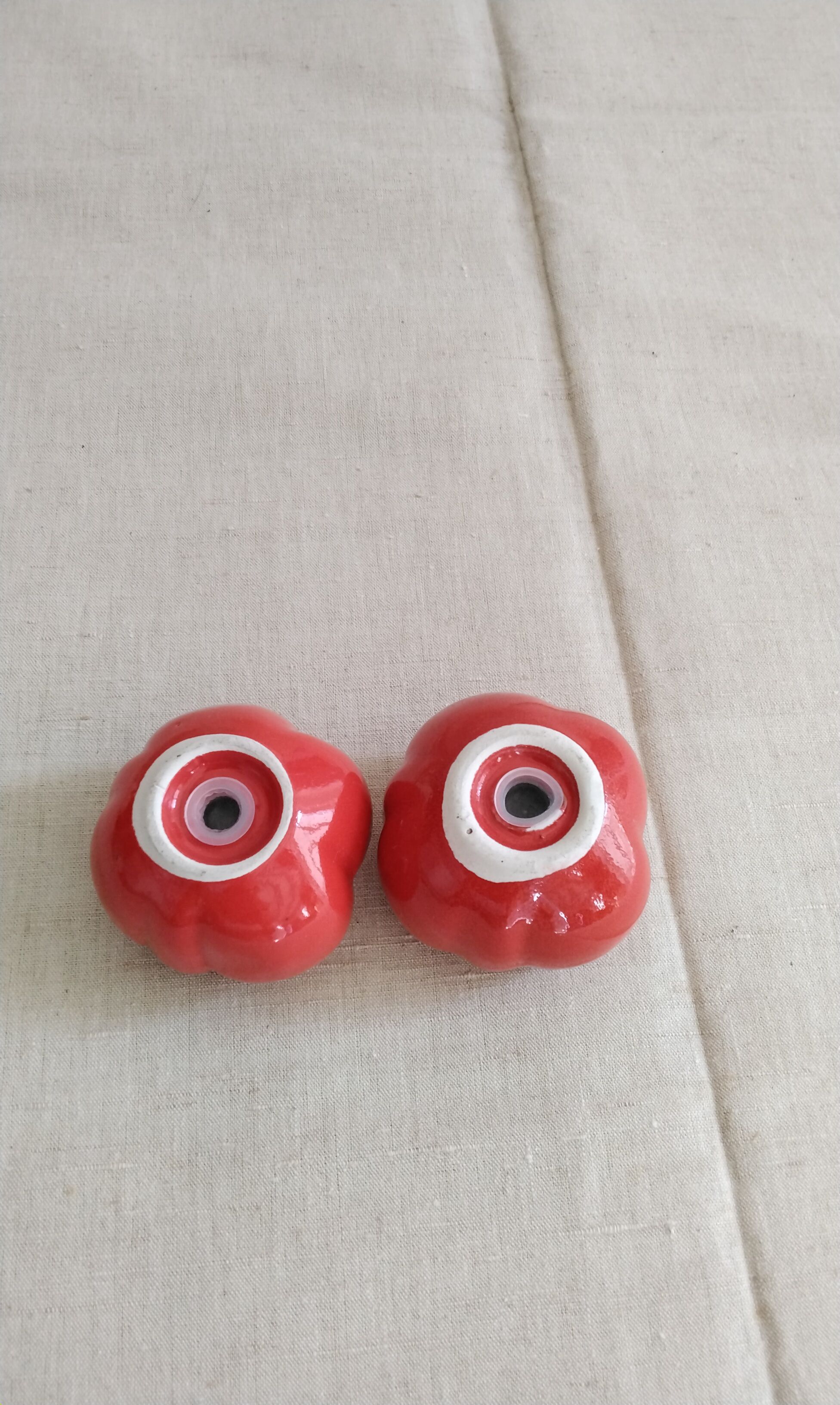 Salt and pepper shaker