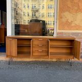 80s row with compass feet