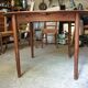 Elégante table ronde en teck avec rallonge