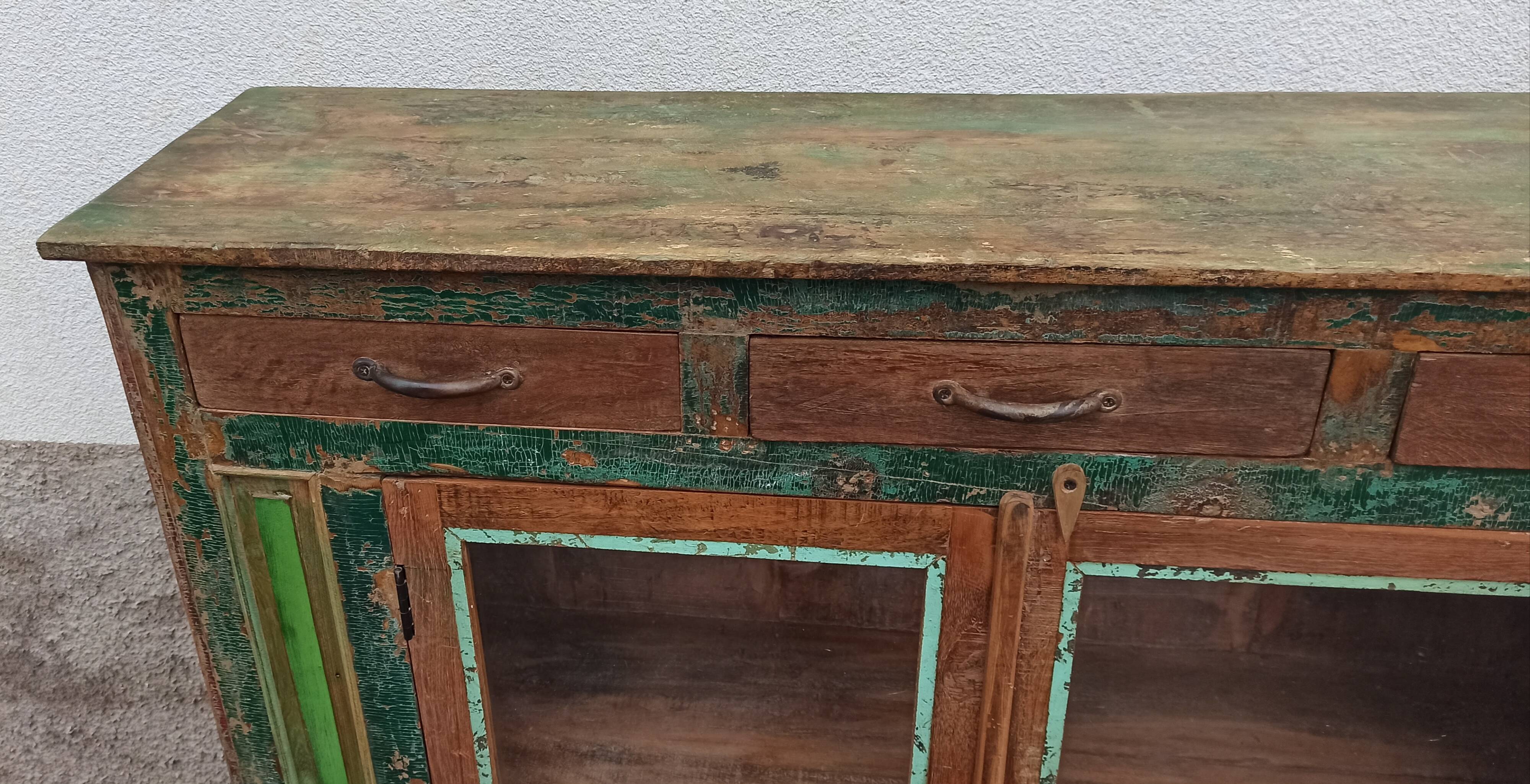 Glazed wooden sideboard with 2 doors