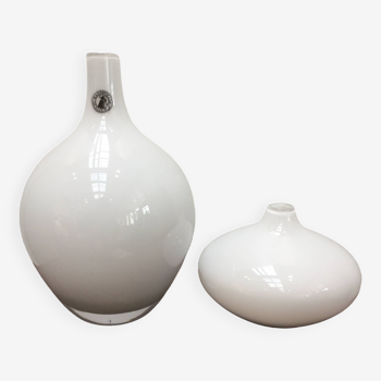 Duo of soliflore vases in white blown glass