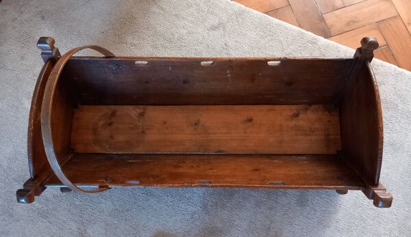 Grand berceau ancien en bois