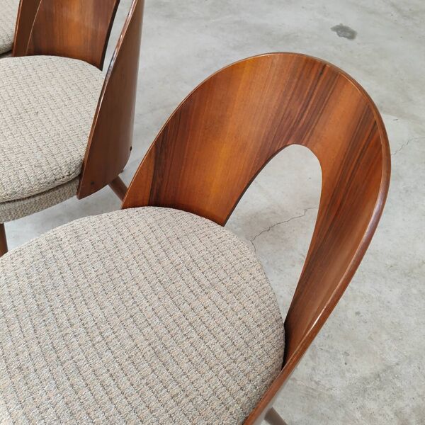 Lot de 4 chaises par Antonin Suman pour Tatra Nabytok 1960