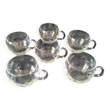 6 Verres ou tasses à punch en verre gravé