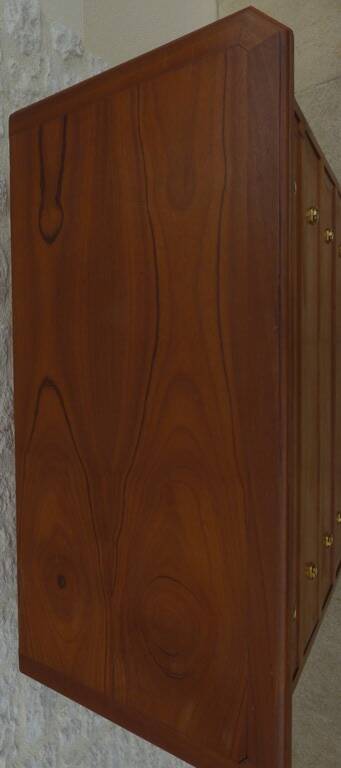 Weekly chest of drawers with secret shelf and its 7 drawers, made in the old-fashioned way from solid wood with knob