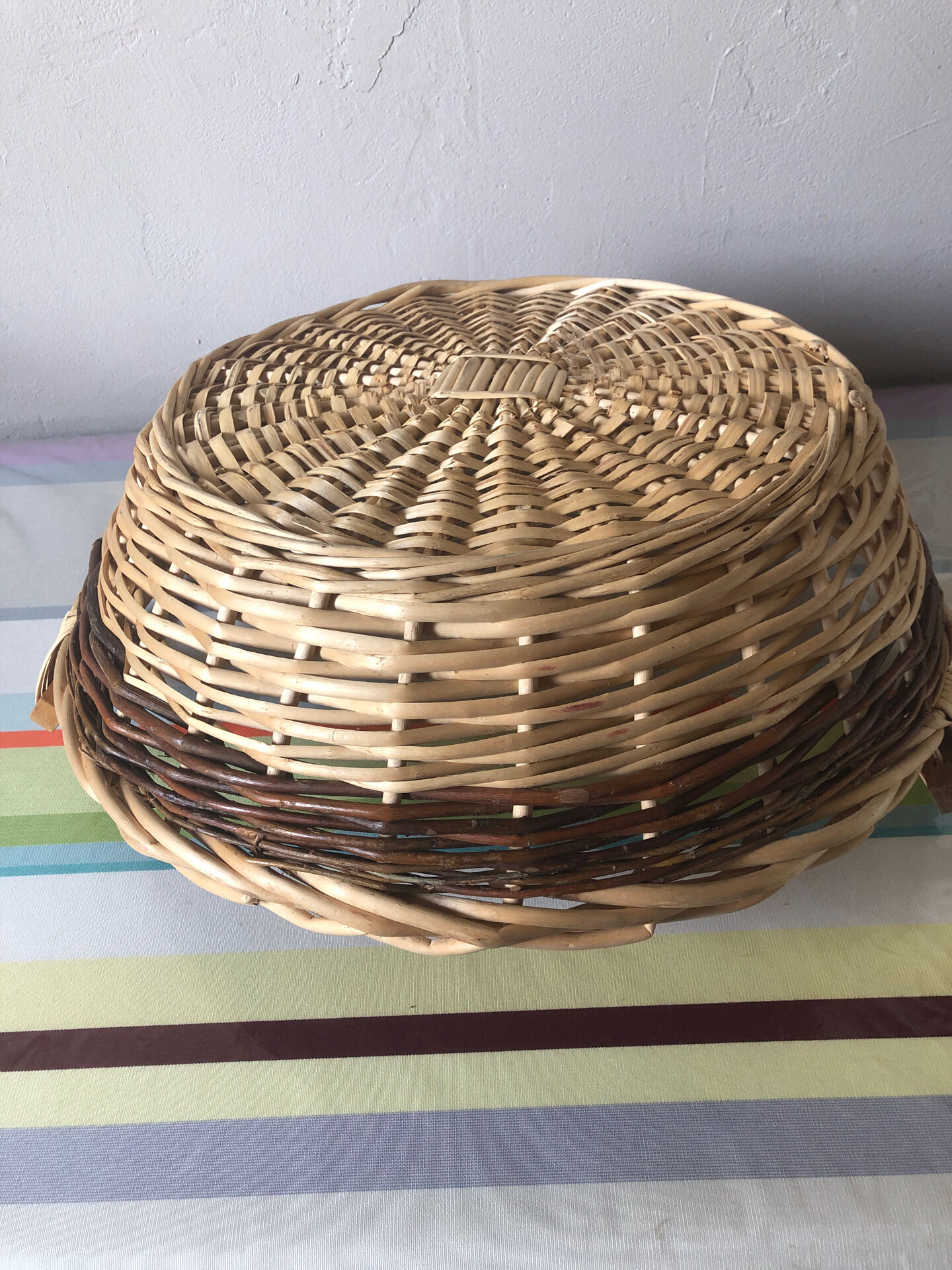 Corbeille en osier vintage