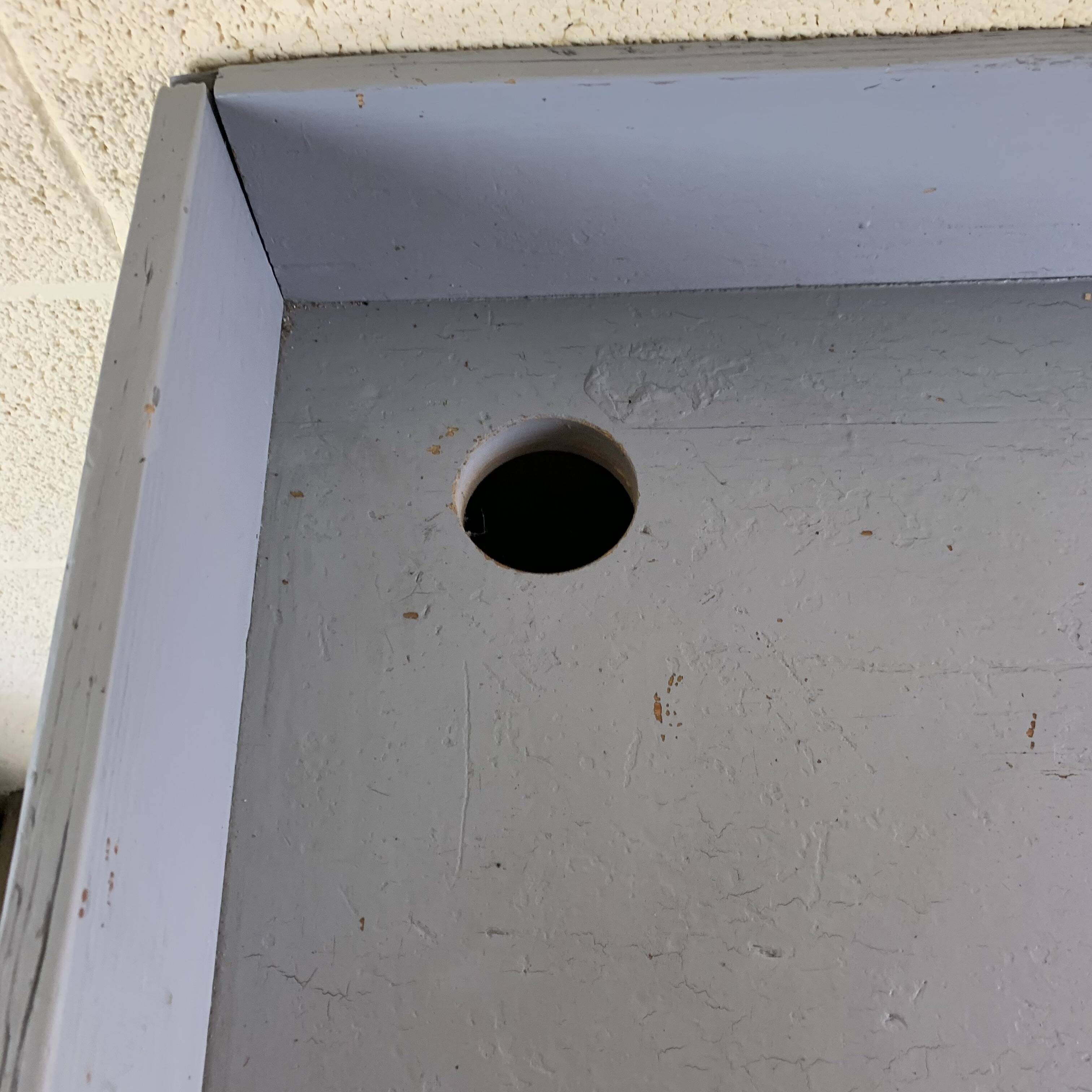 Pedestal desk or counter