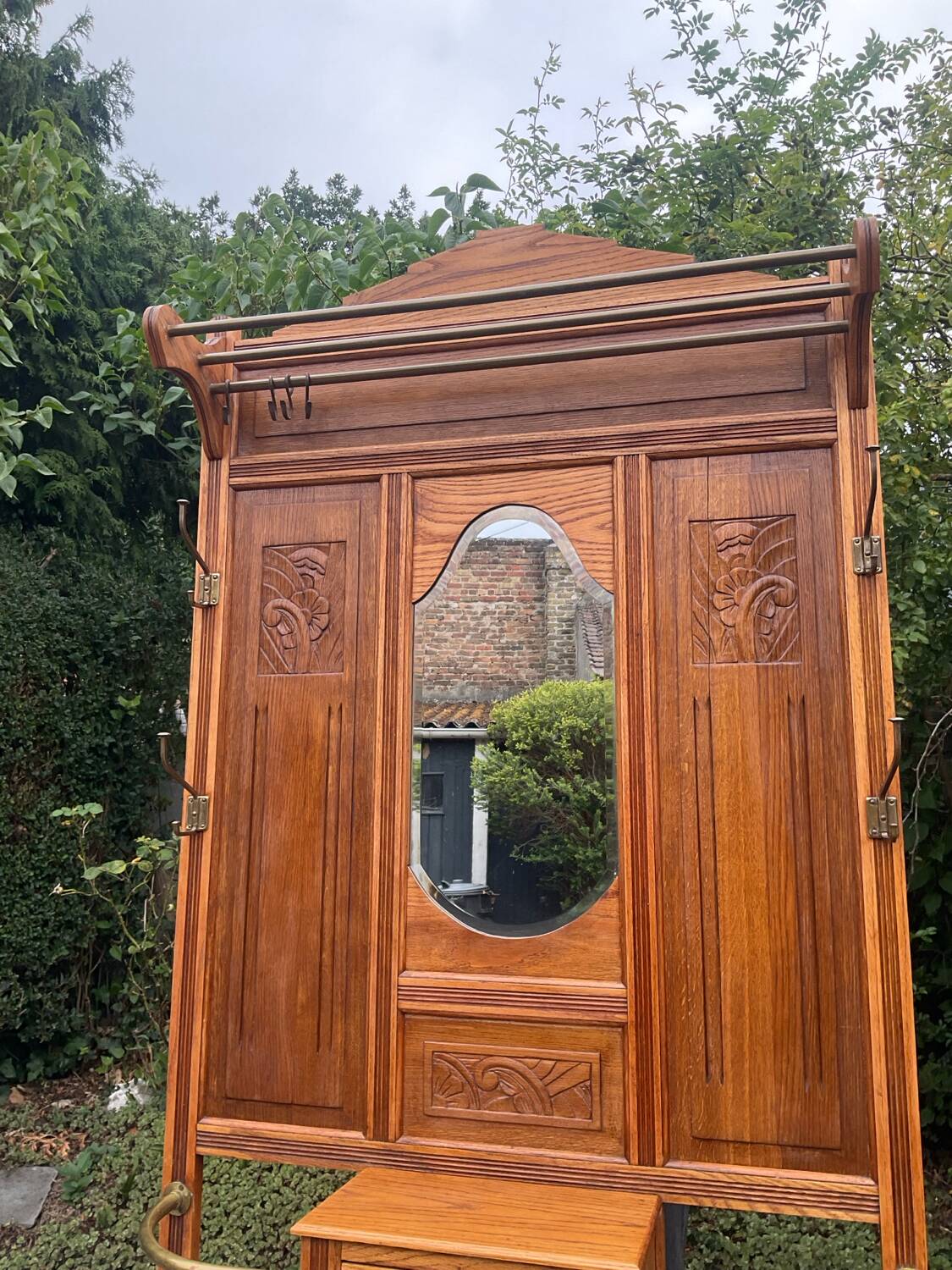 Art Deco oak cloakroom