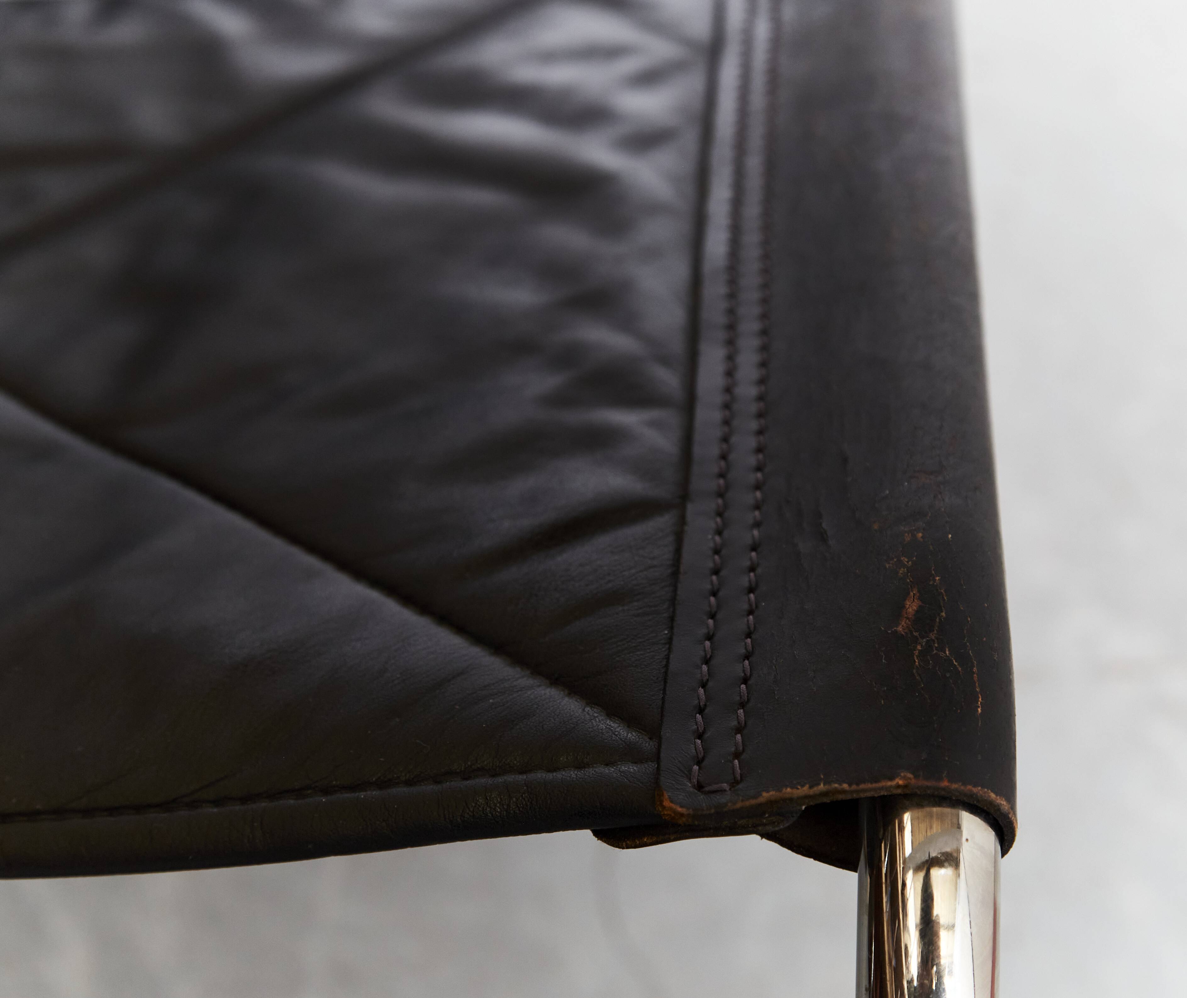 HE1106 et pouf HE1104 par Hans Eichenberger pour Strässle