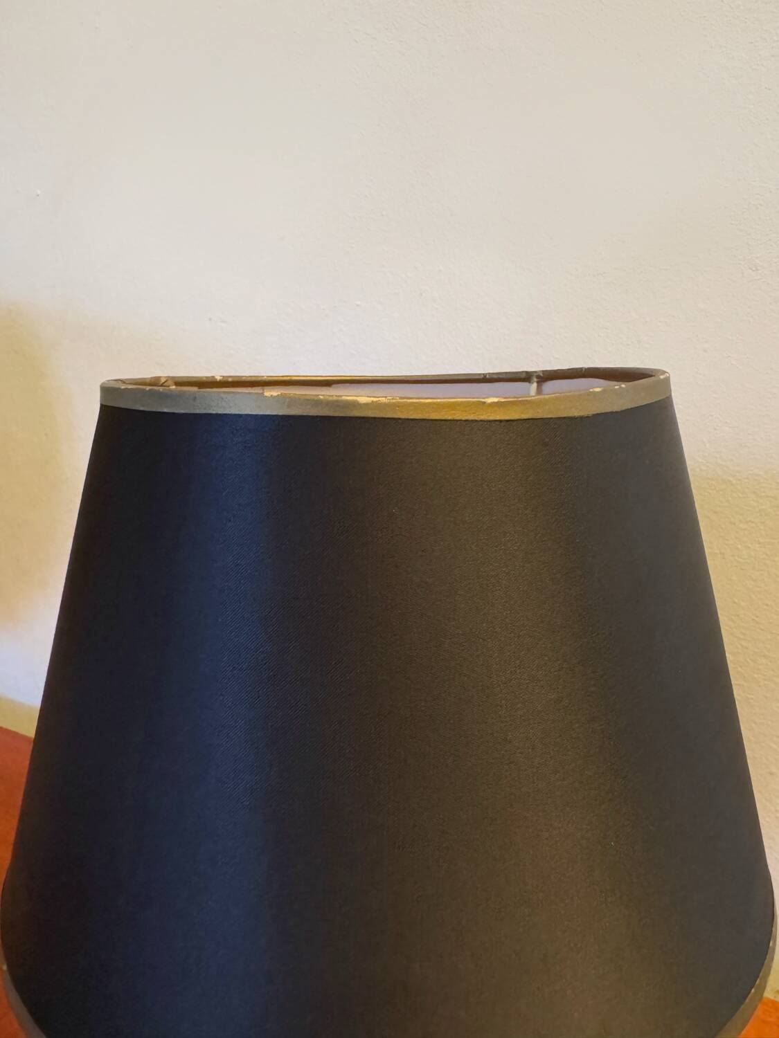 Small Art Deco lamp in copper glass