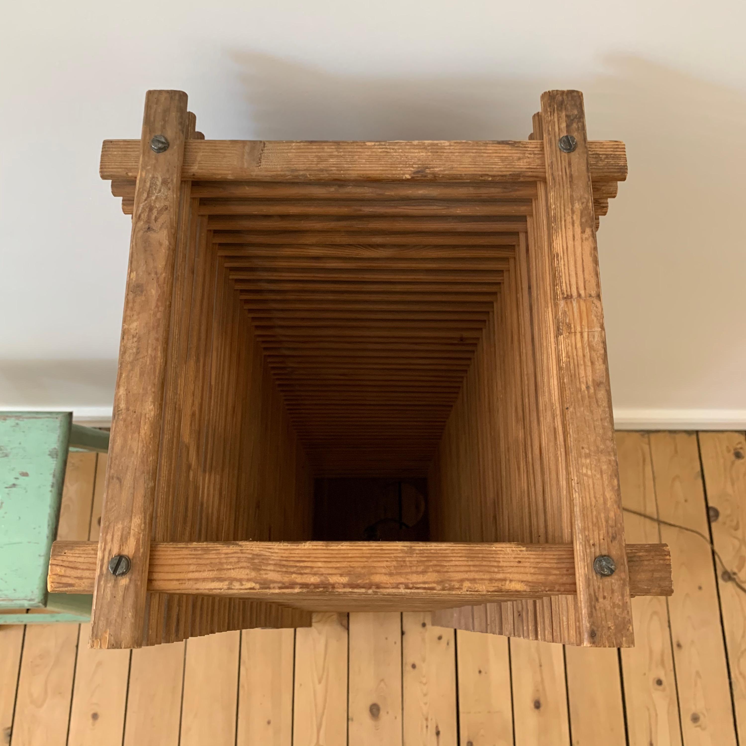 Big 1970 pine wood lamppost