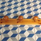 1980s pine coat rack with 3 balls