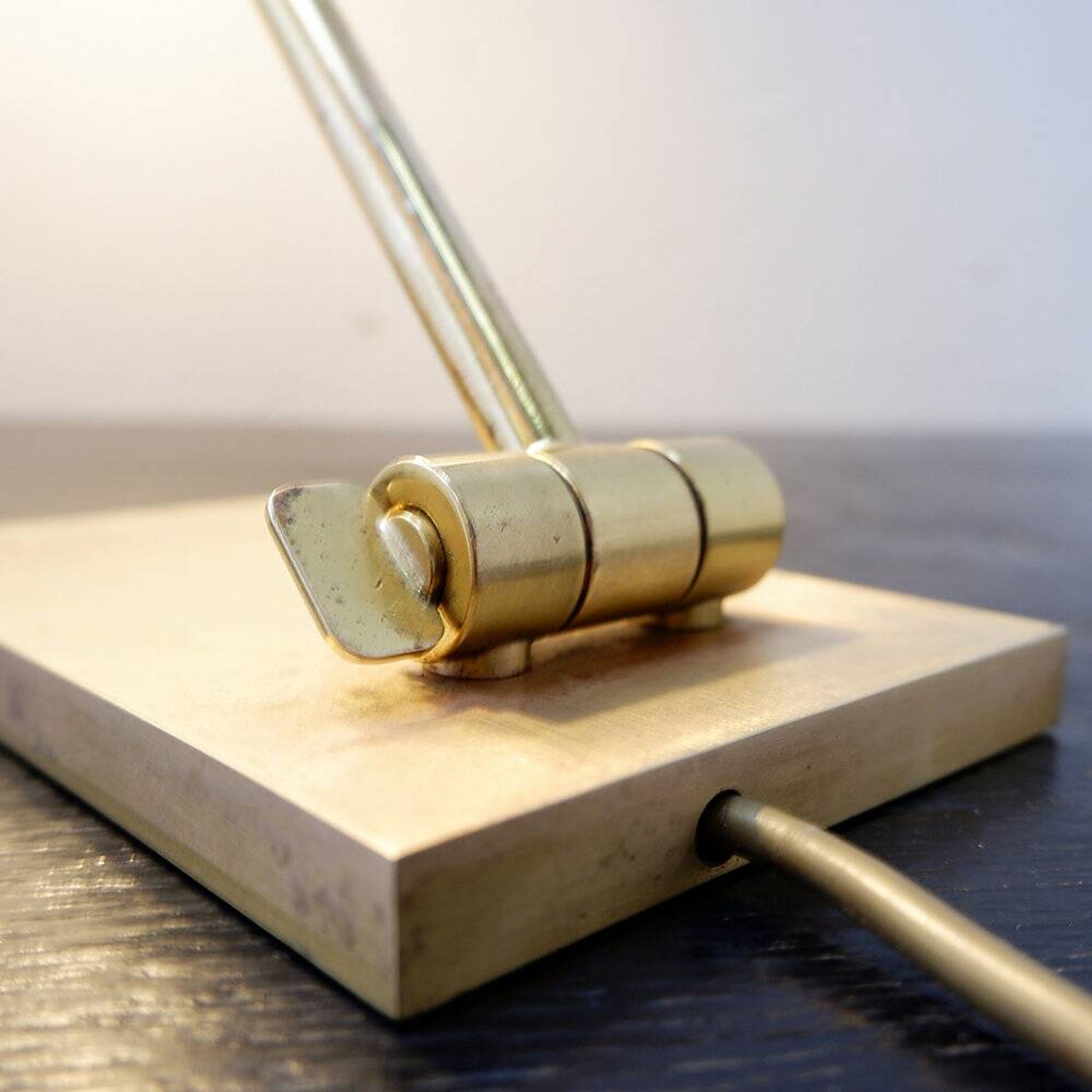Pair of vintage articulated brass desk lamps - Stéphane Davidts, Belgium