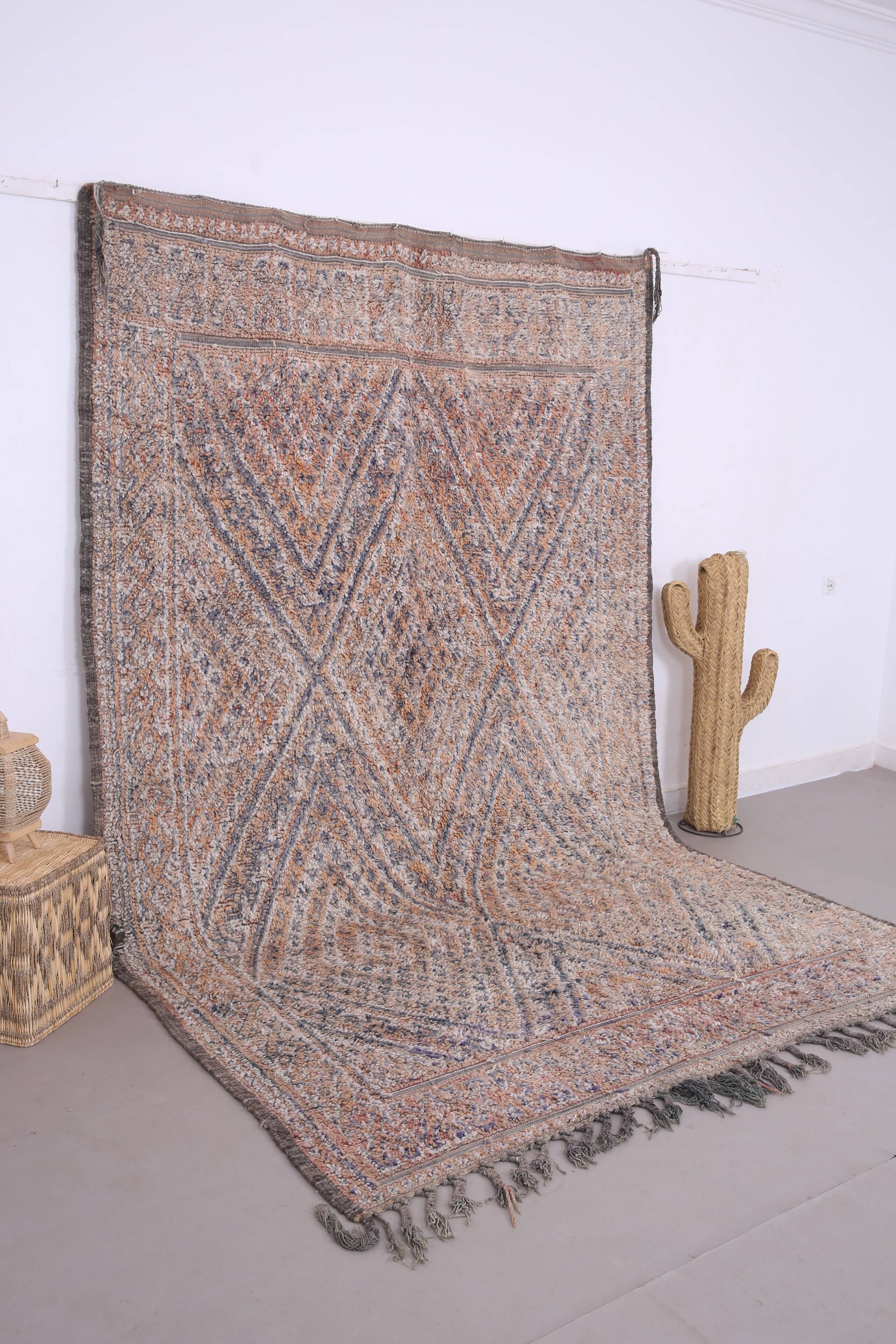 Vintage Beni Mguild Rug 209 x 323 - Berber Wool Rug - Handmade Moroccan Rug