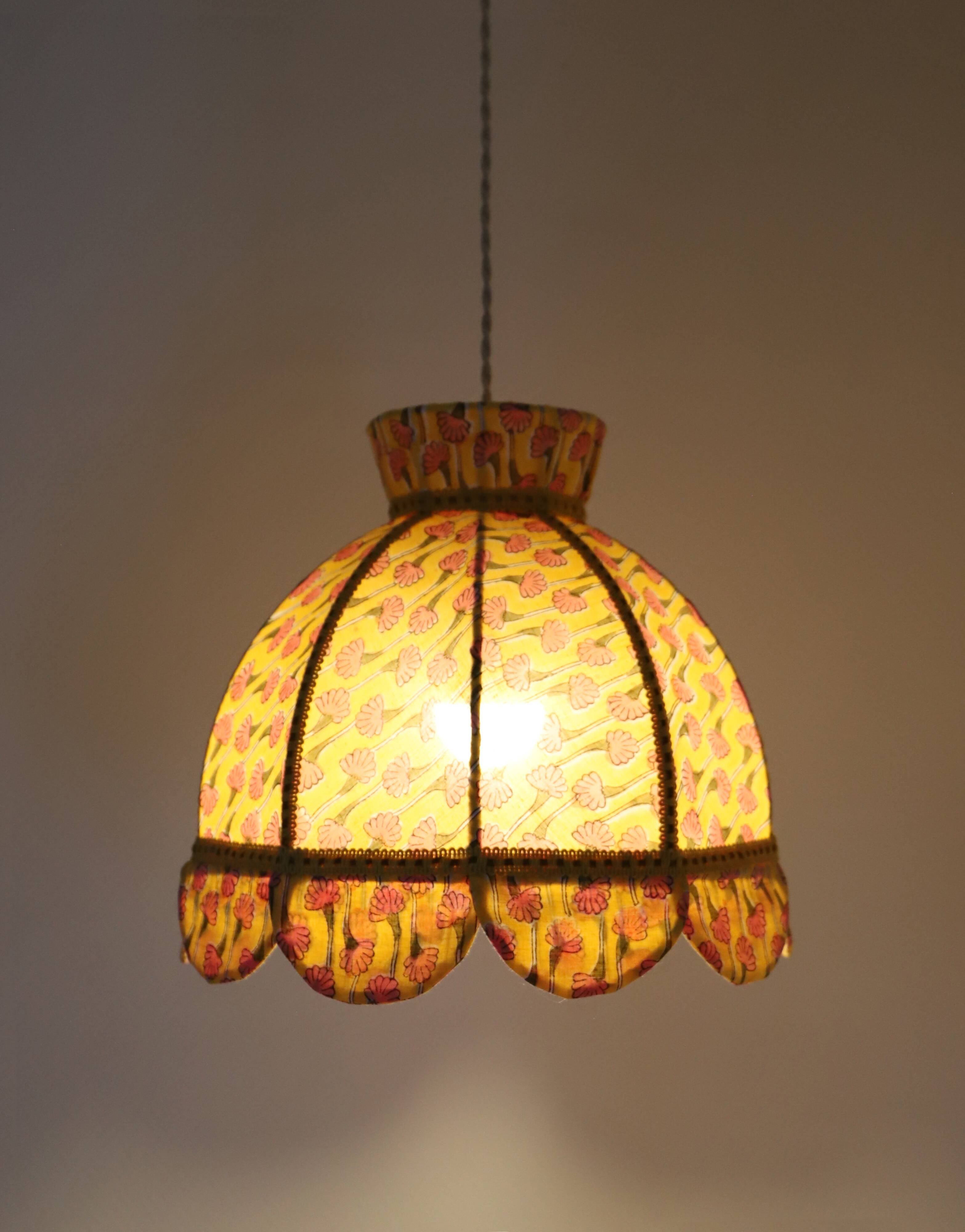 Printed textile suspension, dome shape with small crown