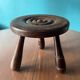 Petit tabouret tripode ou porte plante