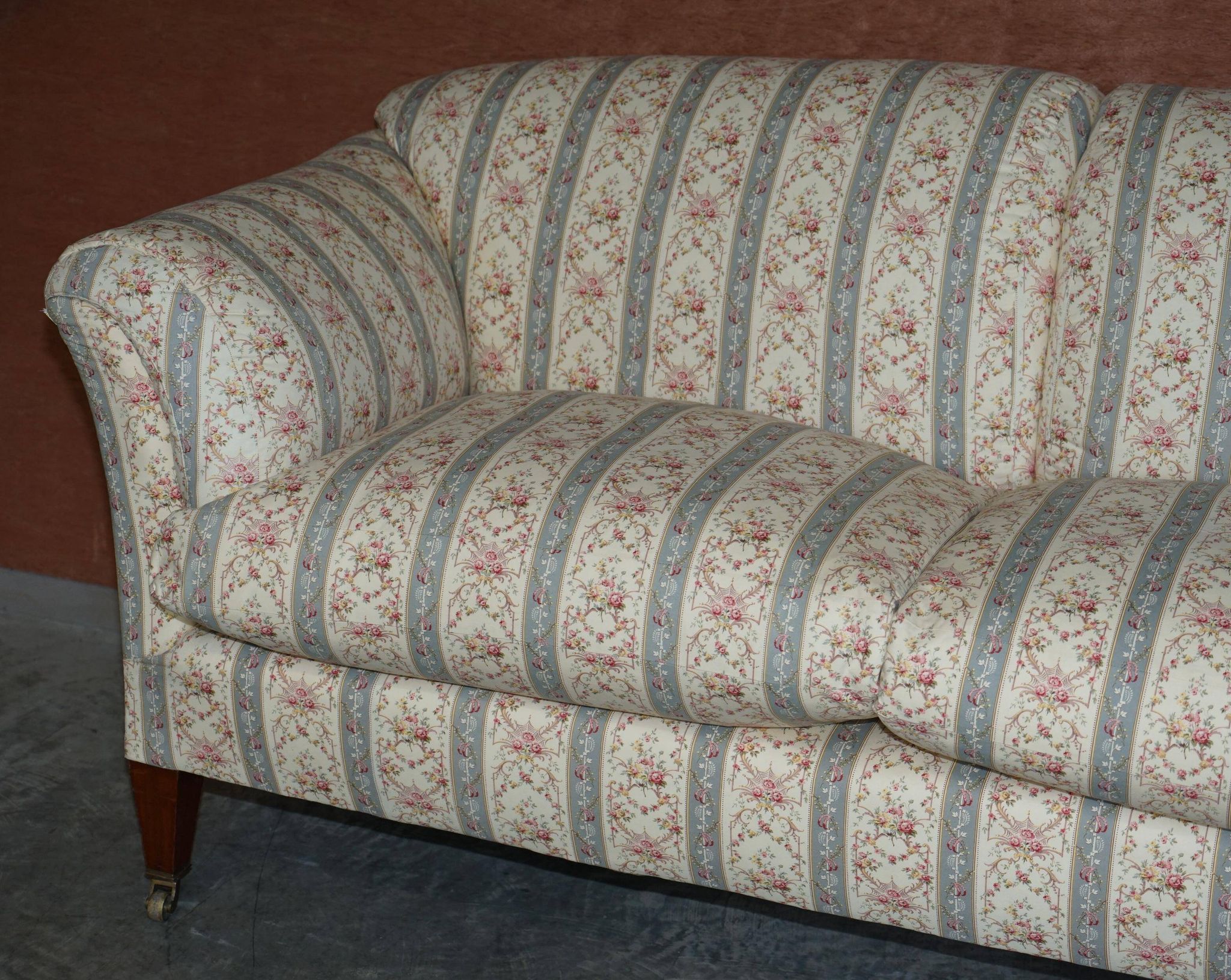 Large canapé Antique Howard & Sons Portarlington original tapestry ticking