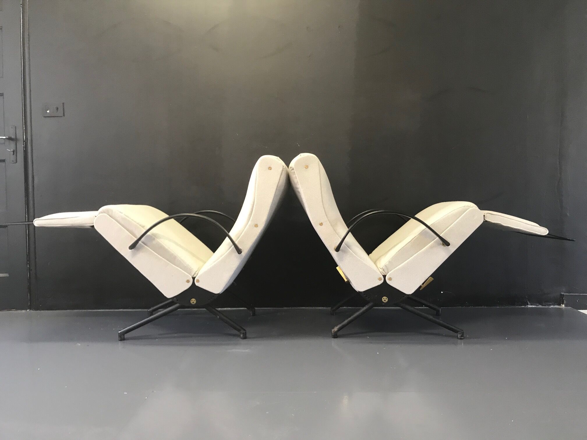 Pair p40 model armchairs by Osvaldo Borsani for Tecno