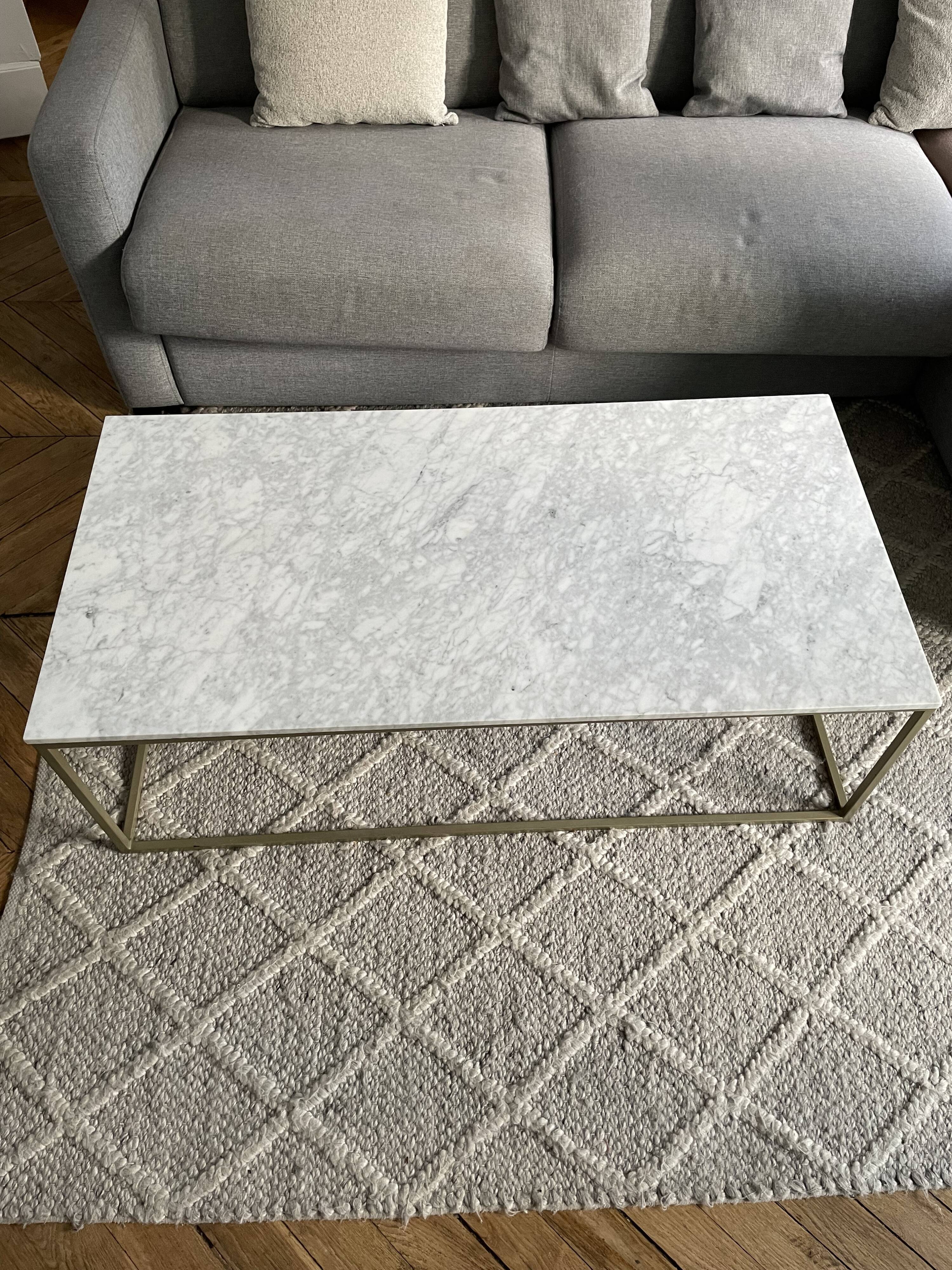Rectangular coffee table in white marble