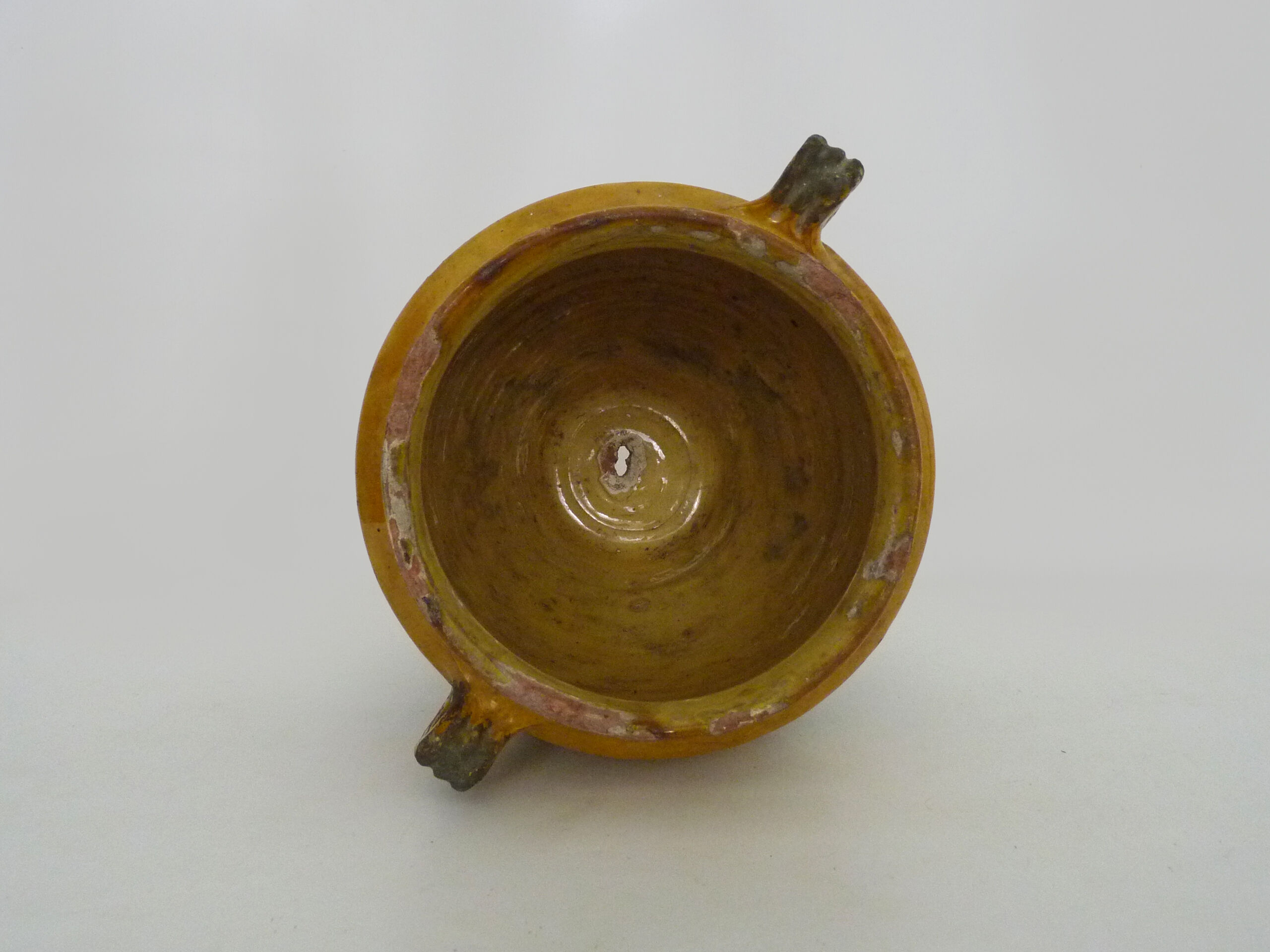 Magnificent glazed yellow confit pot, south-west of France. 19th century.