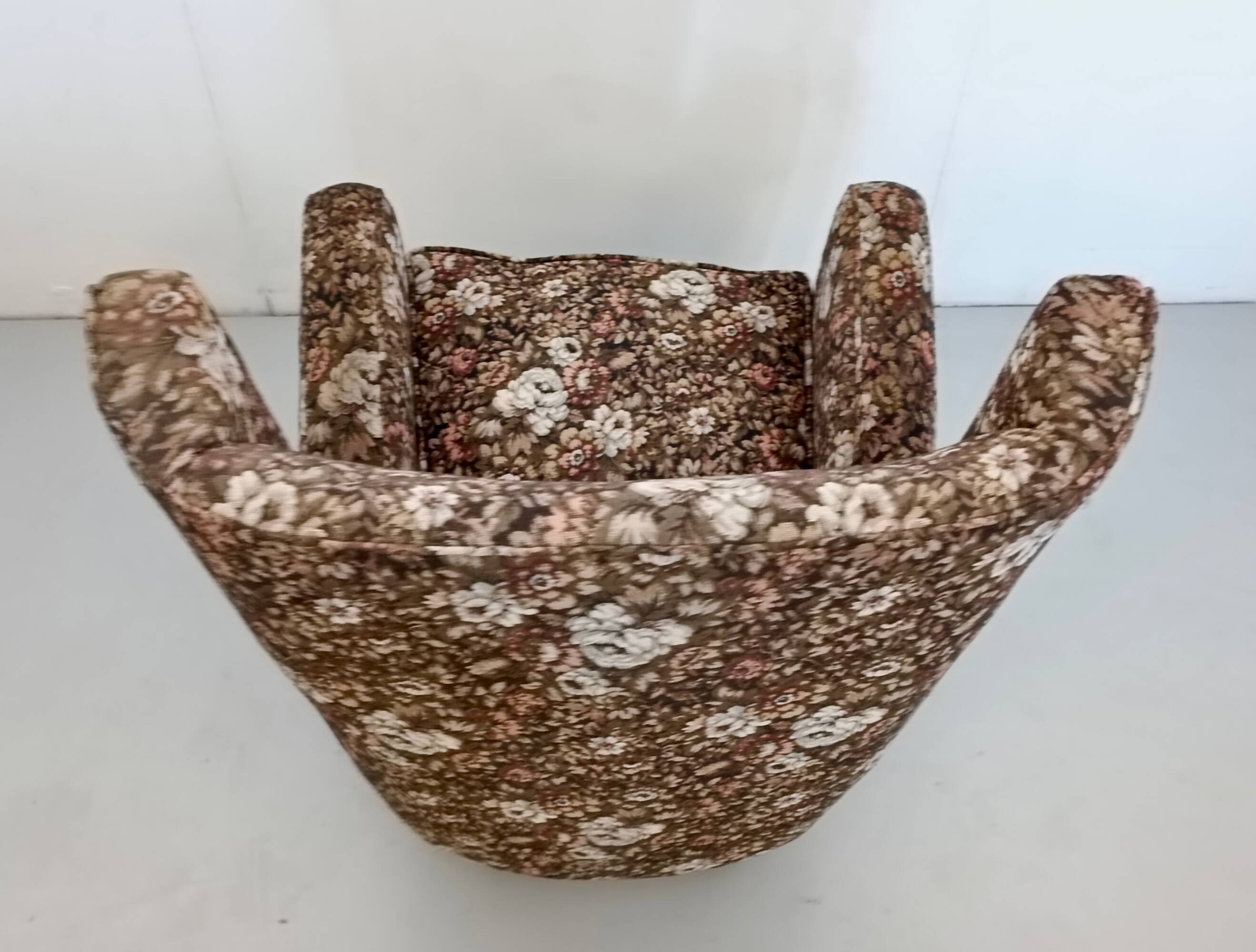High-Quality Brown Floral Fabric Armchair attr. to Paolo Buffa, Italy