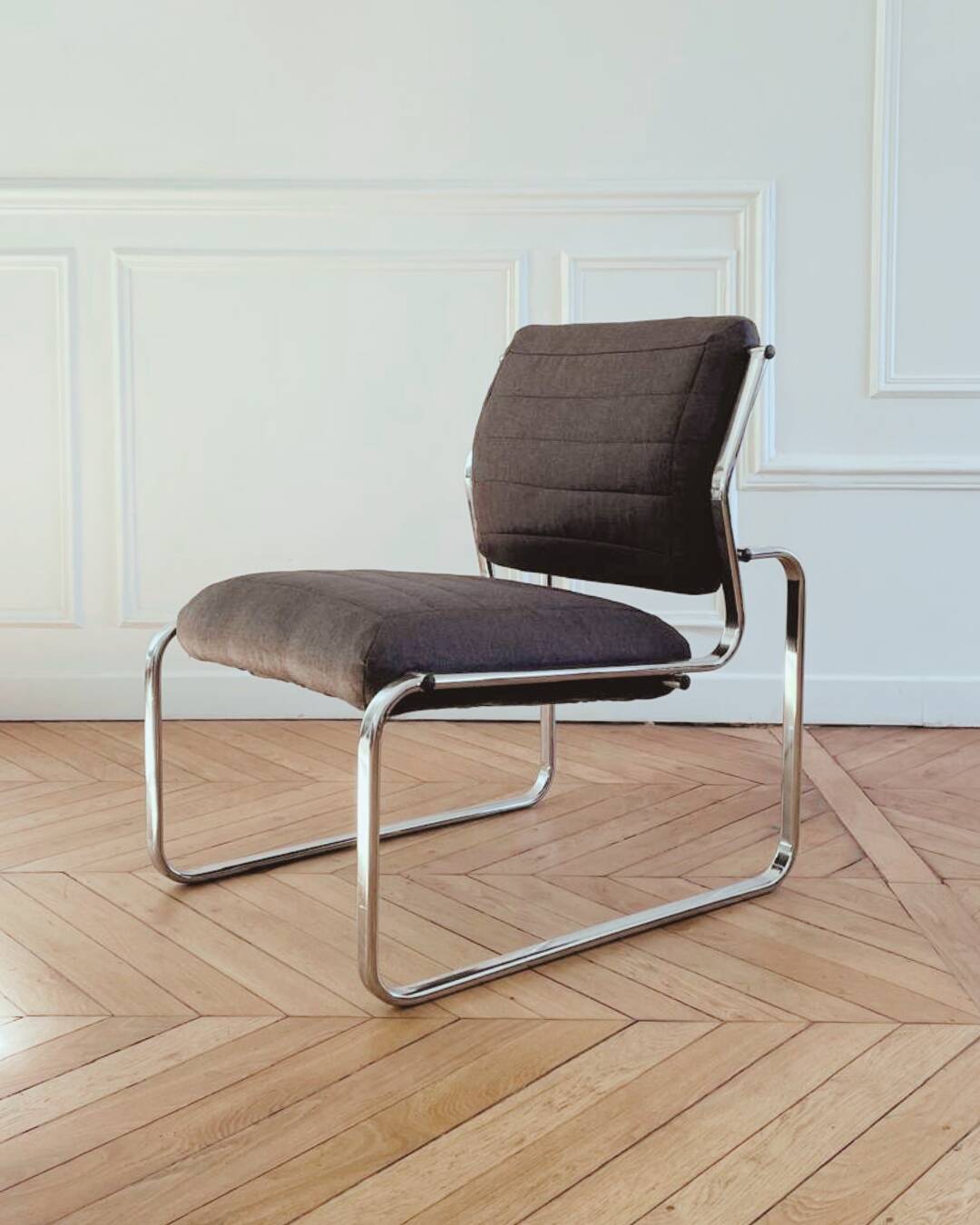 Fauteuil/ Chauffeuse vintage rénovée, années 70