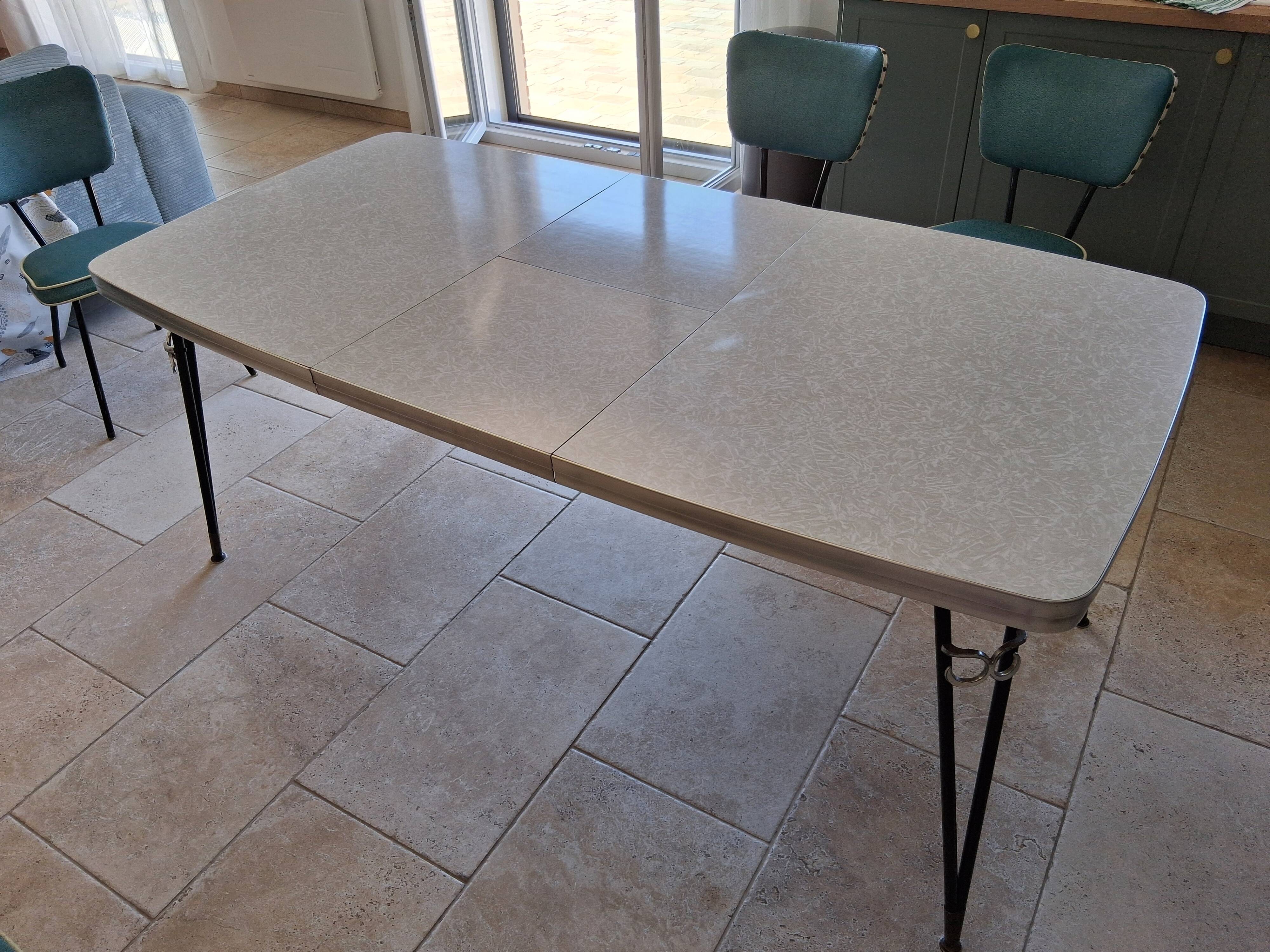 Ensemble table et 6 chaises Lloyd Manufacturing
