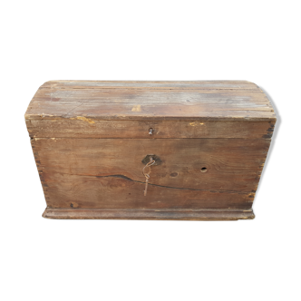 Former bulging privateer's trunk in 18th century fir