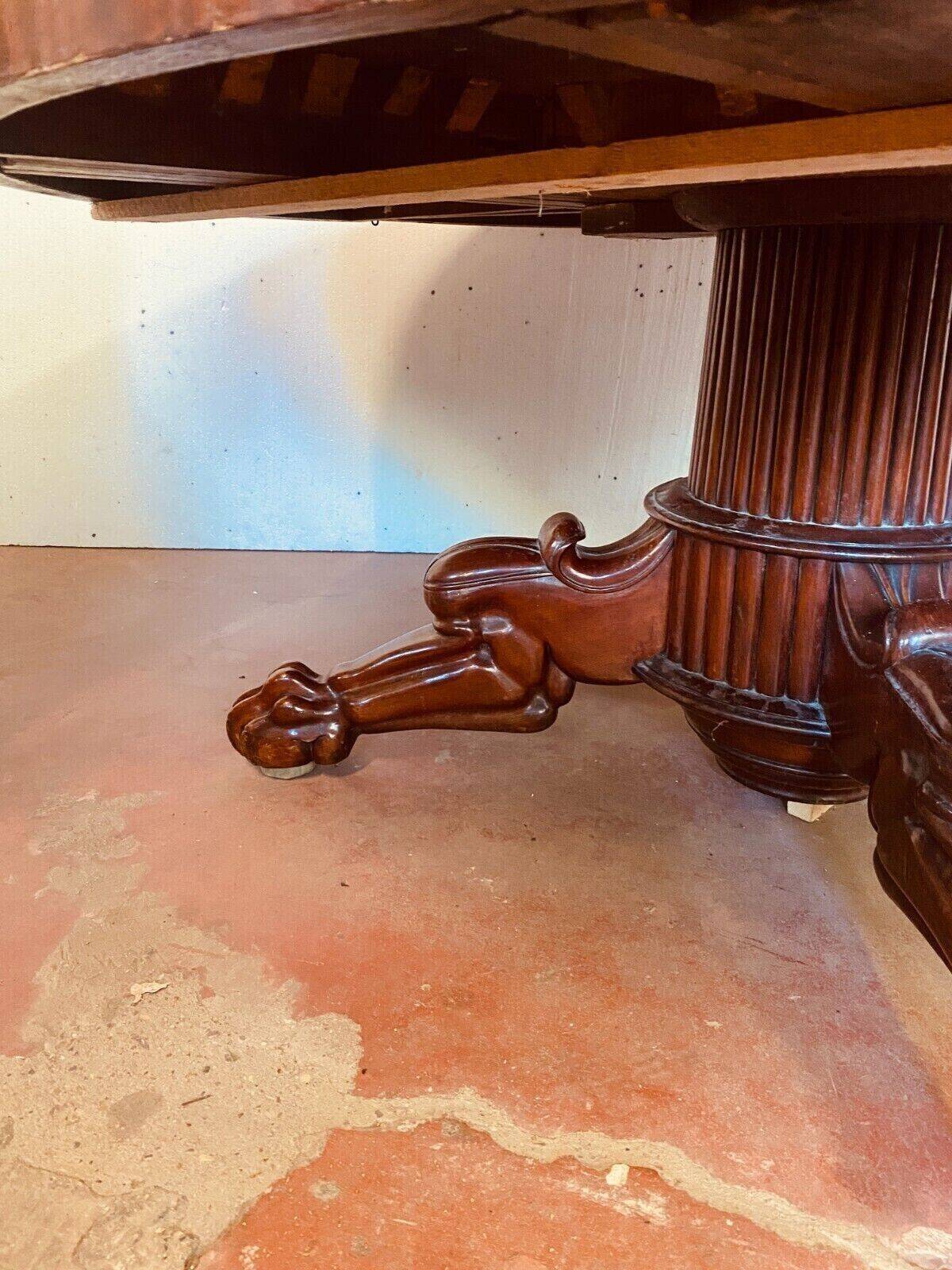 Napoleon III dining table in mahogany and 19th century veneer