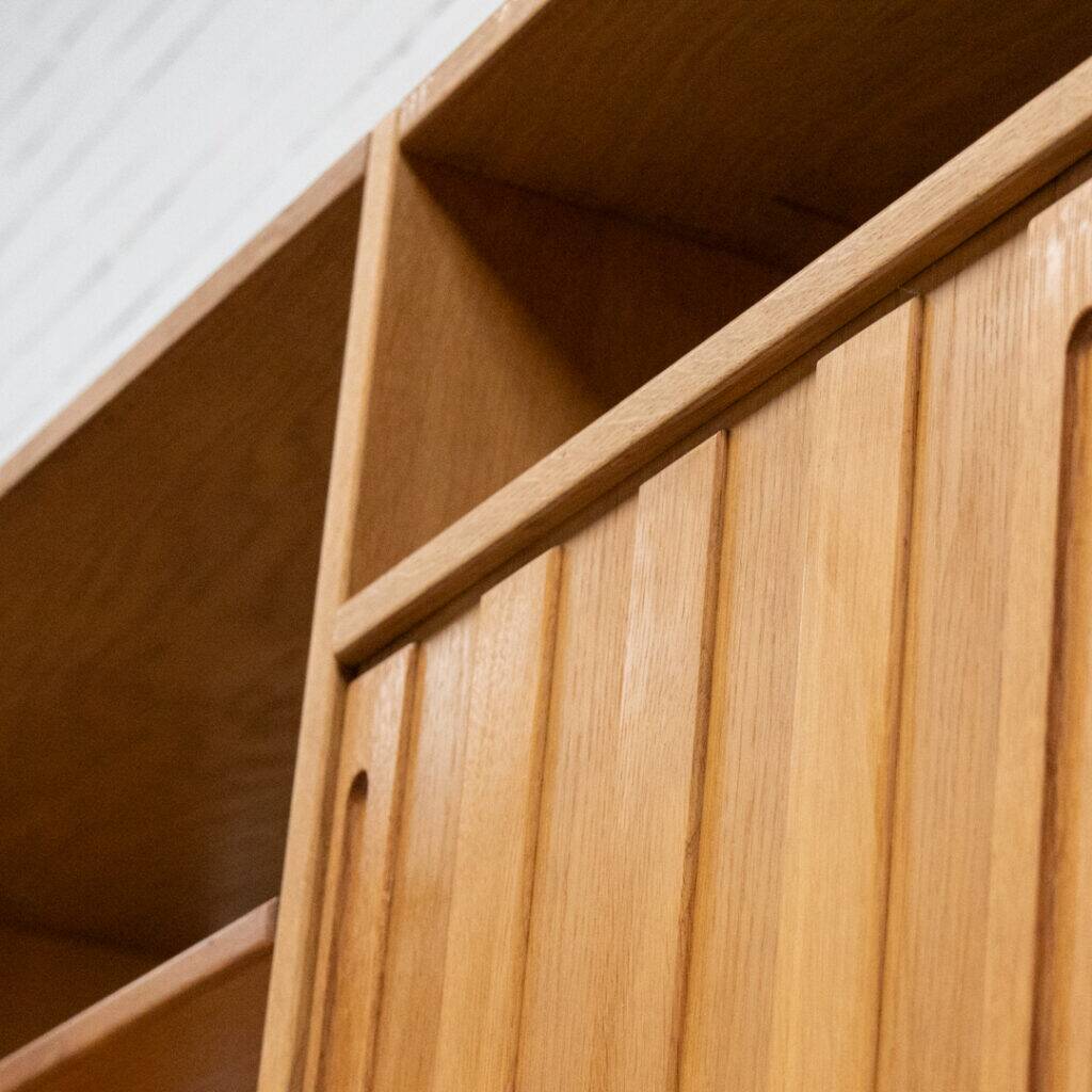 Etagère murale RY 100 par Hans Wegner pour Ry Møbler 1960