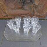 Service a liqueur composé de 7 verres a motifs géométriques et d un plateau