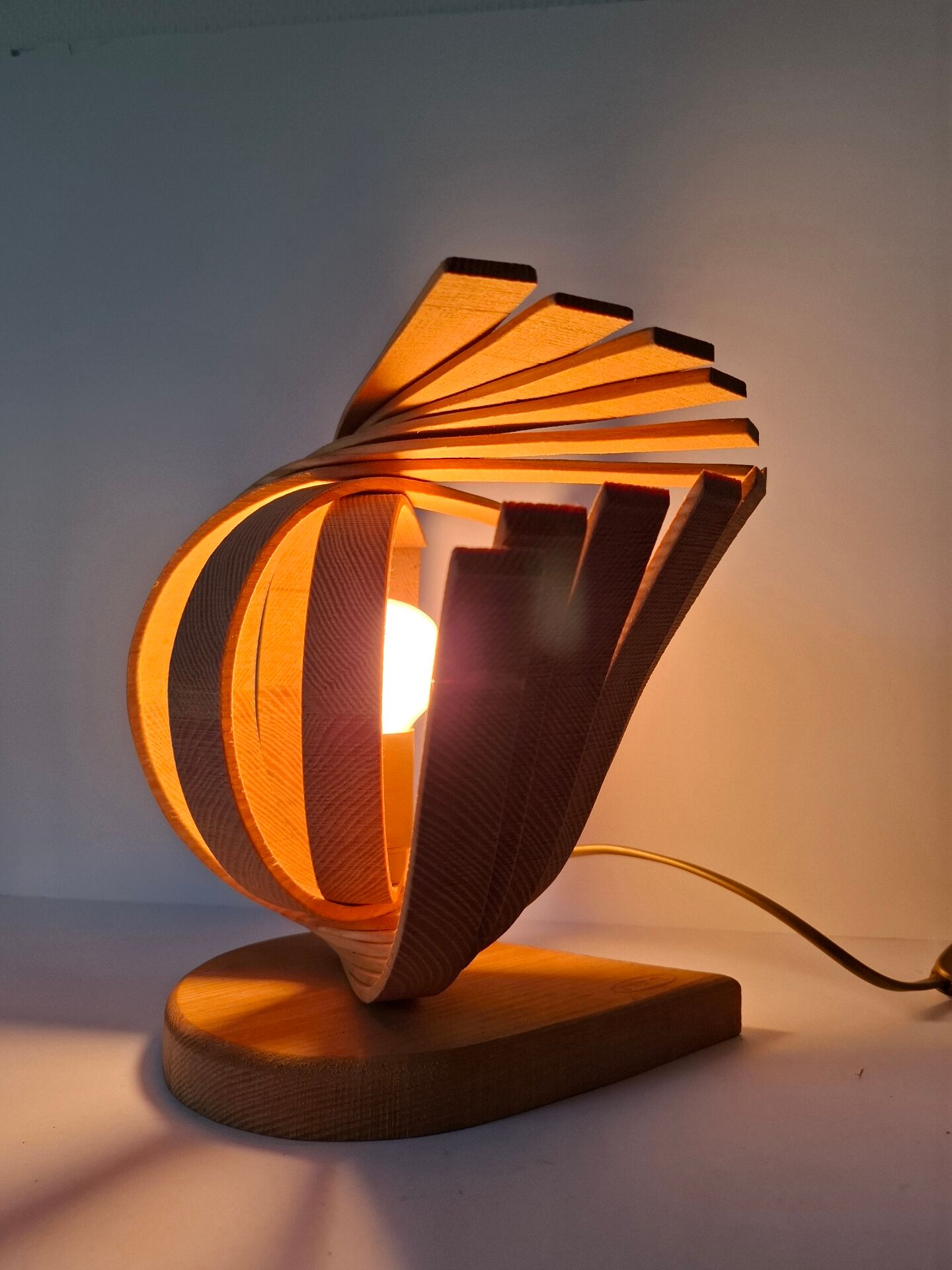 Ash lamp enaol