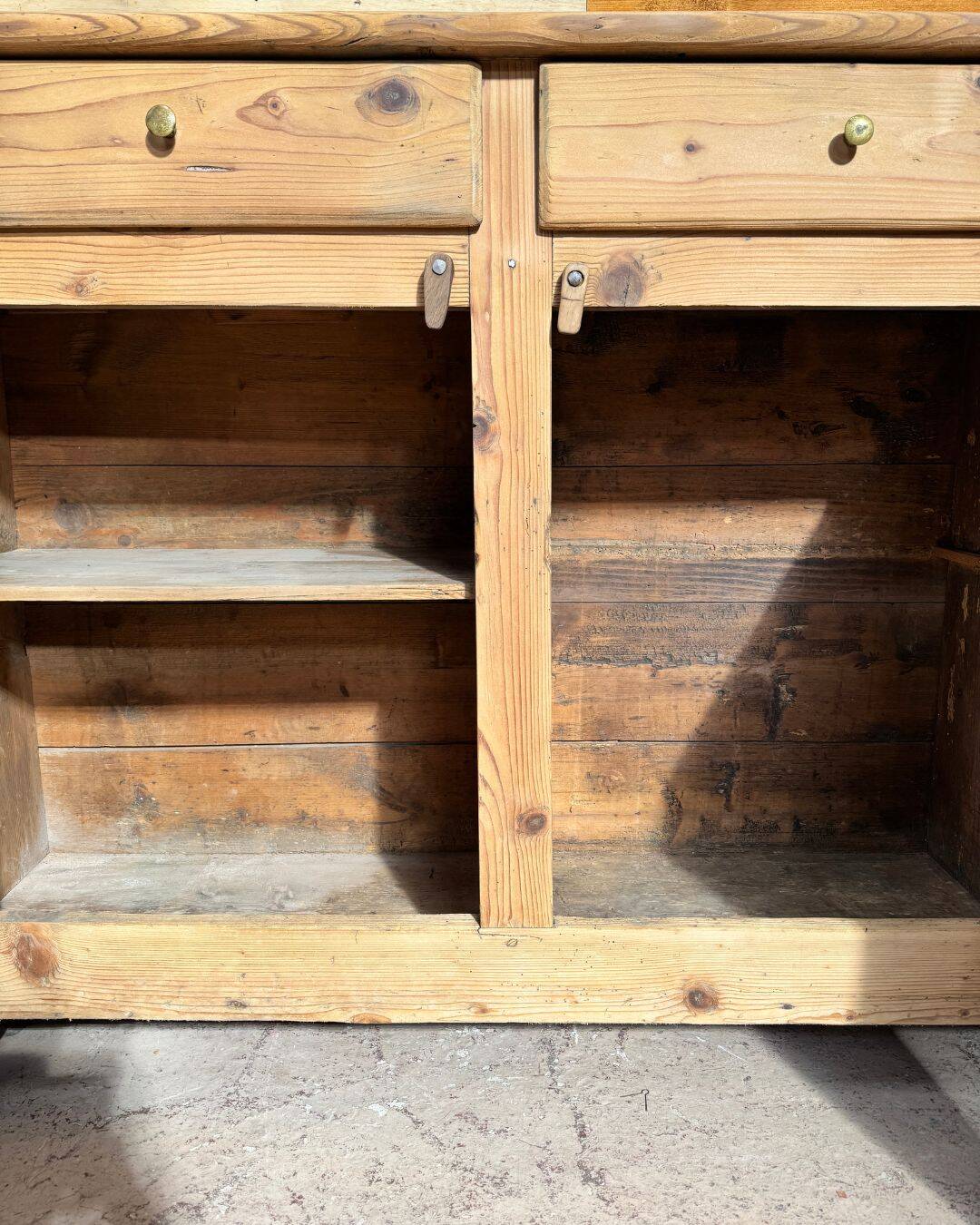 Buffet bas ancien