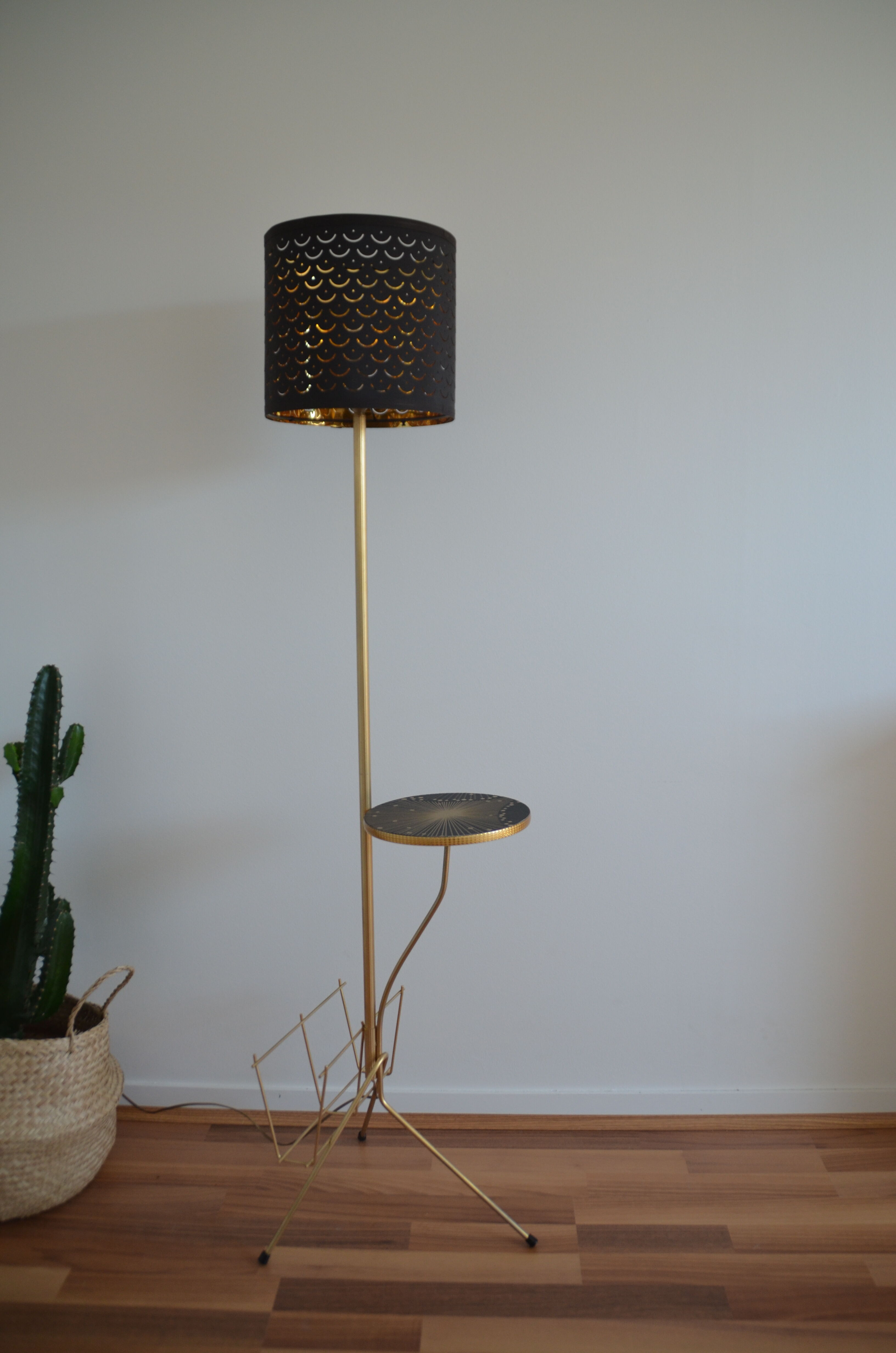 Vintage tripod magazine stand lamp