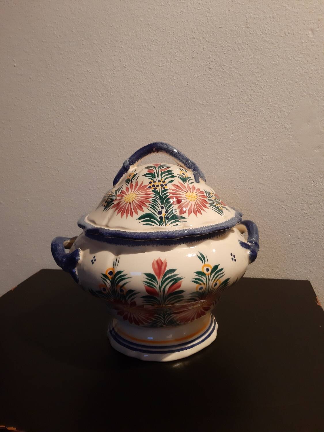 Henriot Quimper tureen